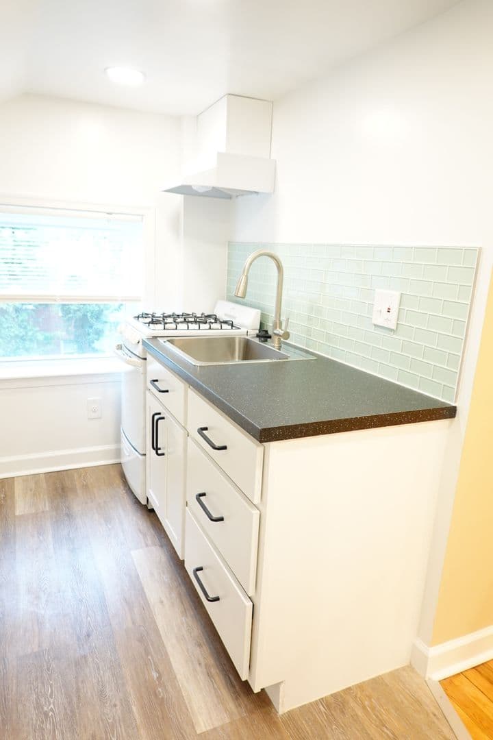 Takoma Park Apartment: 8220 Greenwood Ave