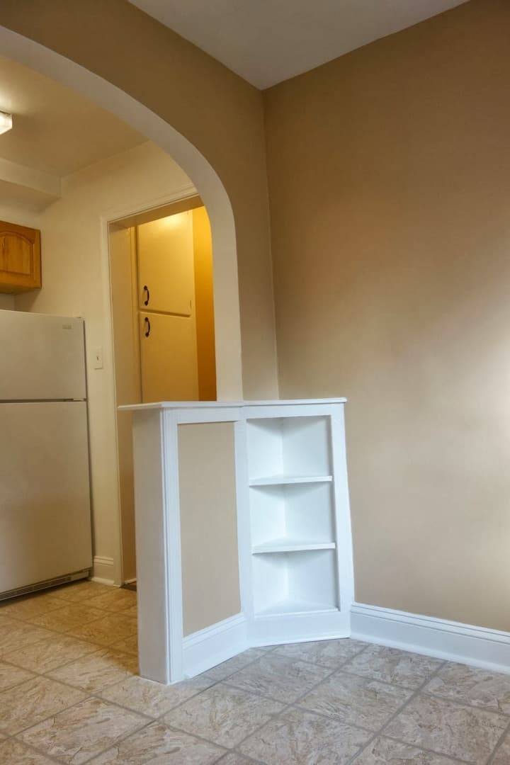 Takoma Park Apartment: 8105 Greenwood Ave
