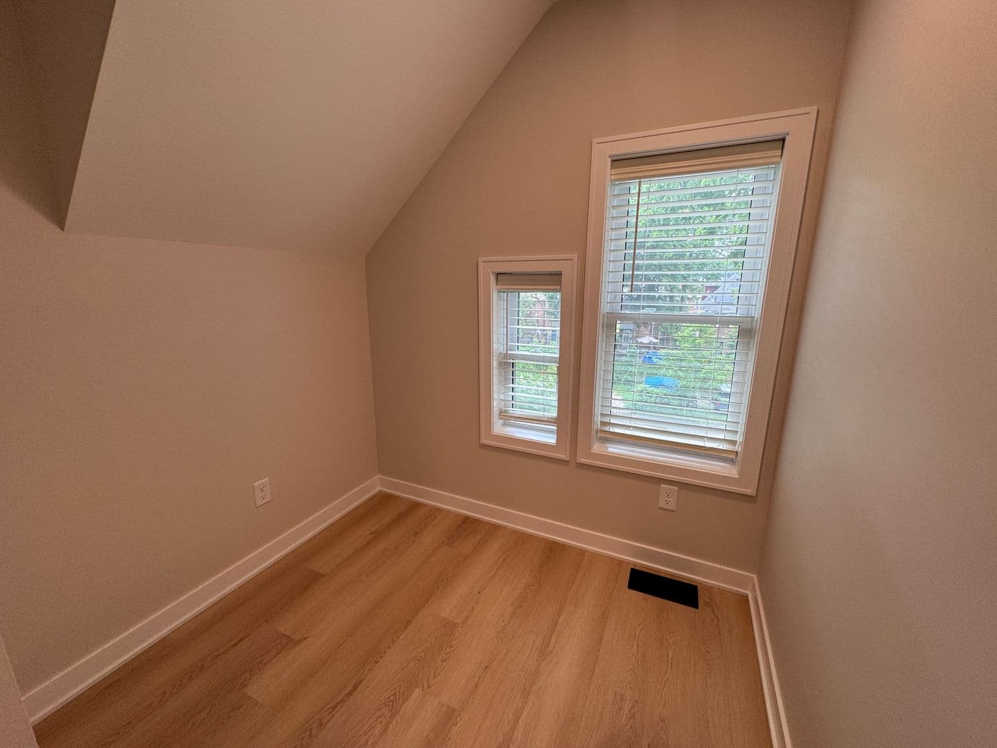 Columbus Apartment: 1234 & 1236 Summit St.