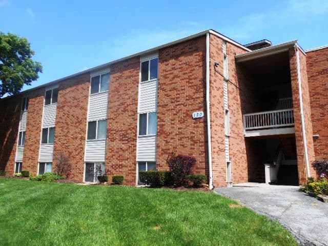 Columbus Apartment: 130 W. Maynard Ave