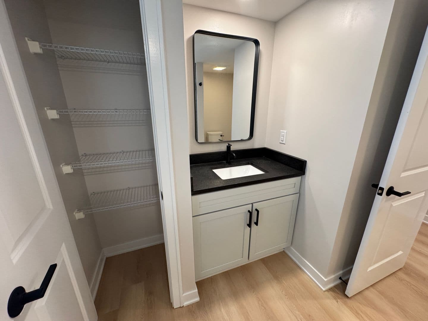 Columbus Apartment: 1234 & 1236 Summit St.