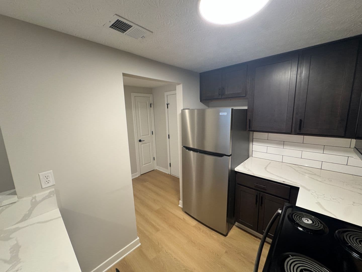 Columbus Apartment: 130 W. Maynard Ave