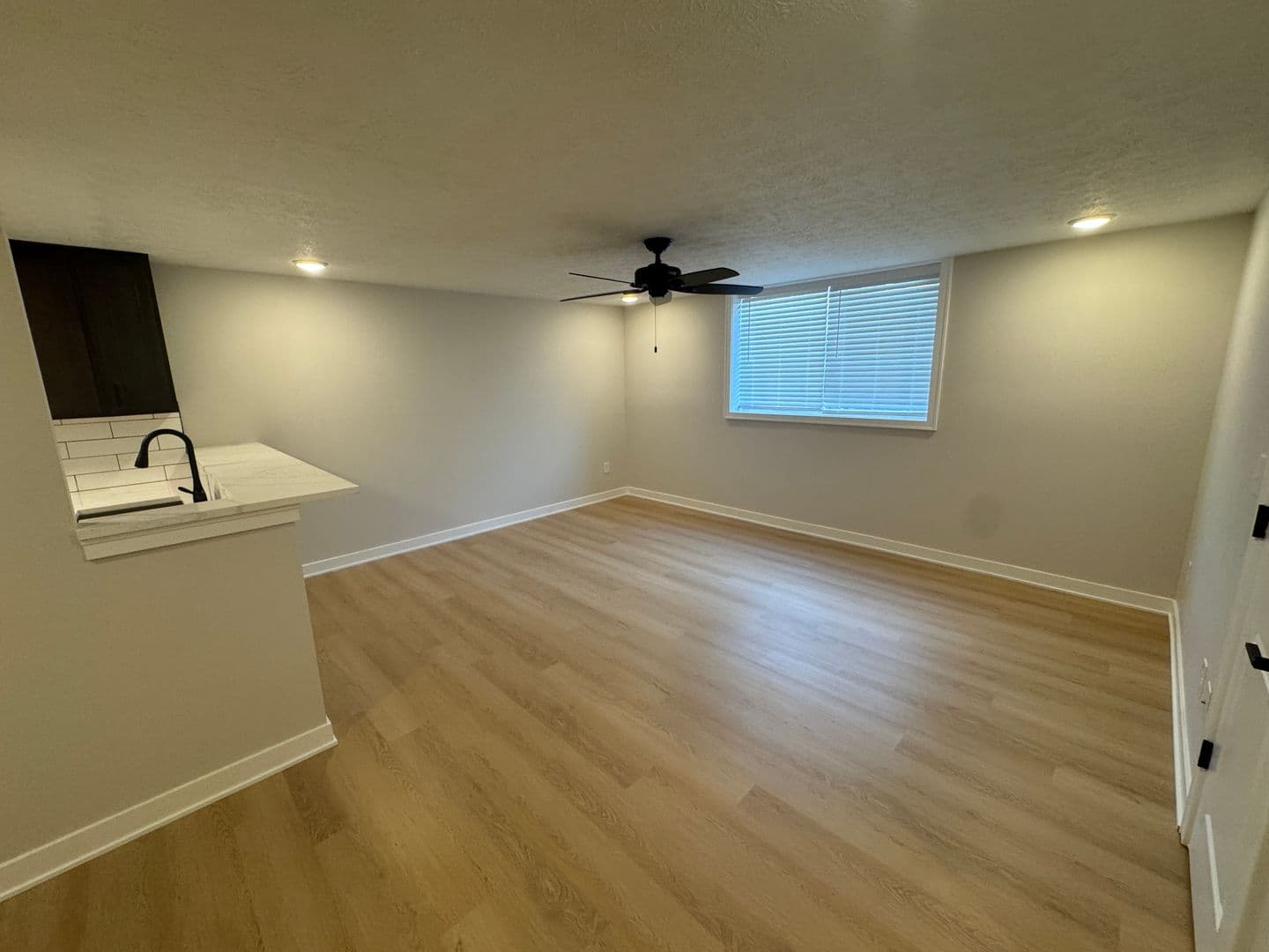 Columbus Apartment: 130 W. Maynard Ave