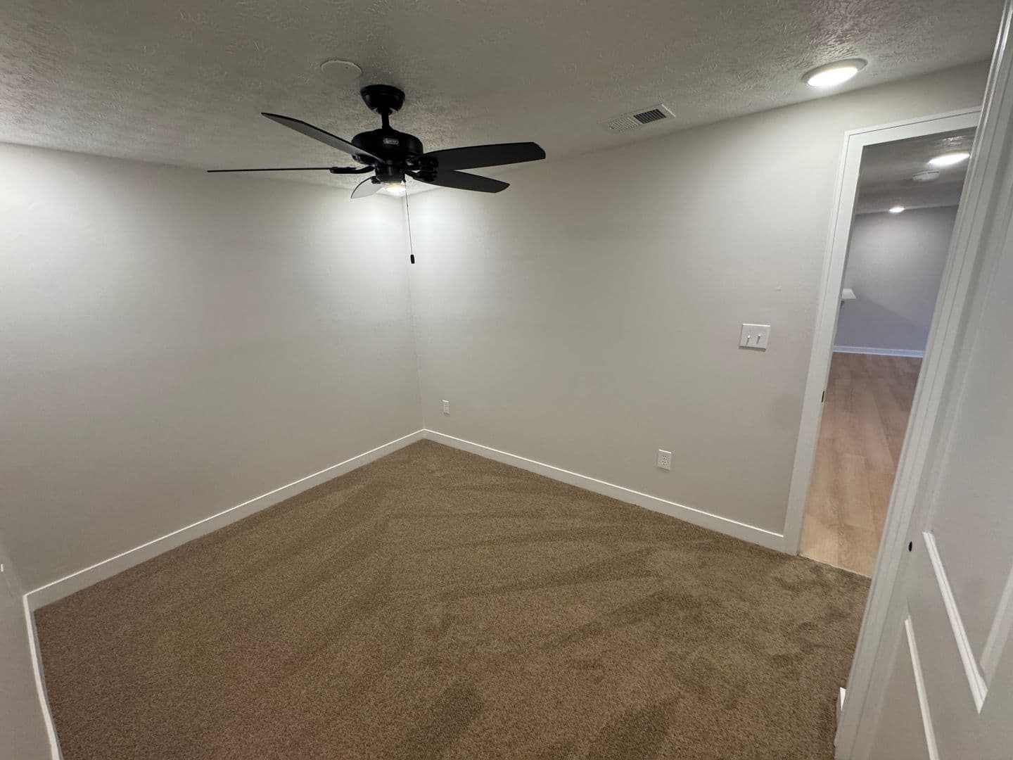 Columbus Apartment: 130 W. Maynard Ave