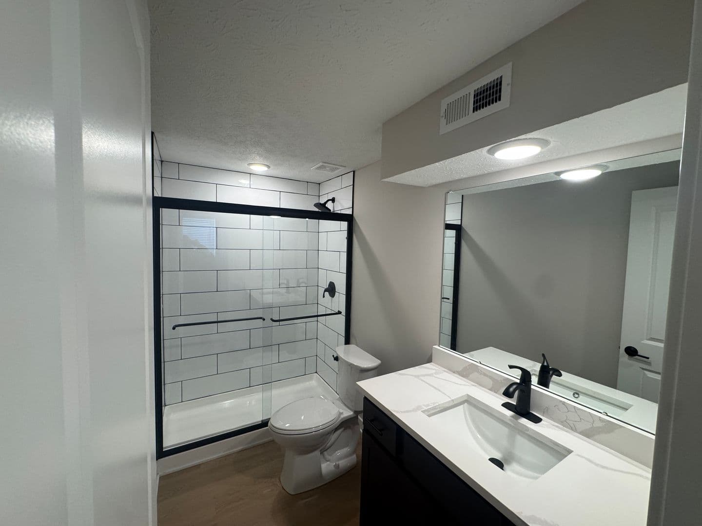 Columbus Apartment: 130 W. Maynard Ave