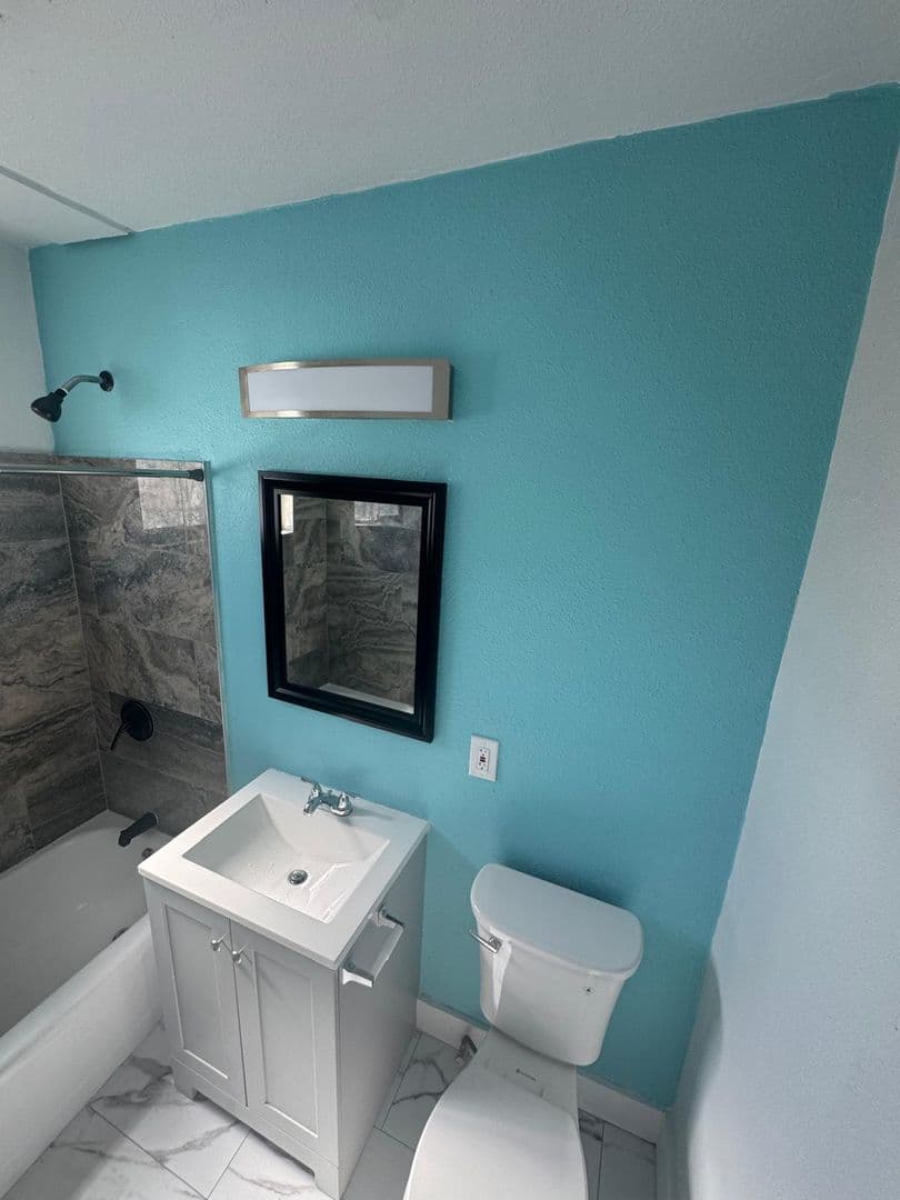 Los Angeles Apartment: 11710 S Budlong Ave