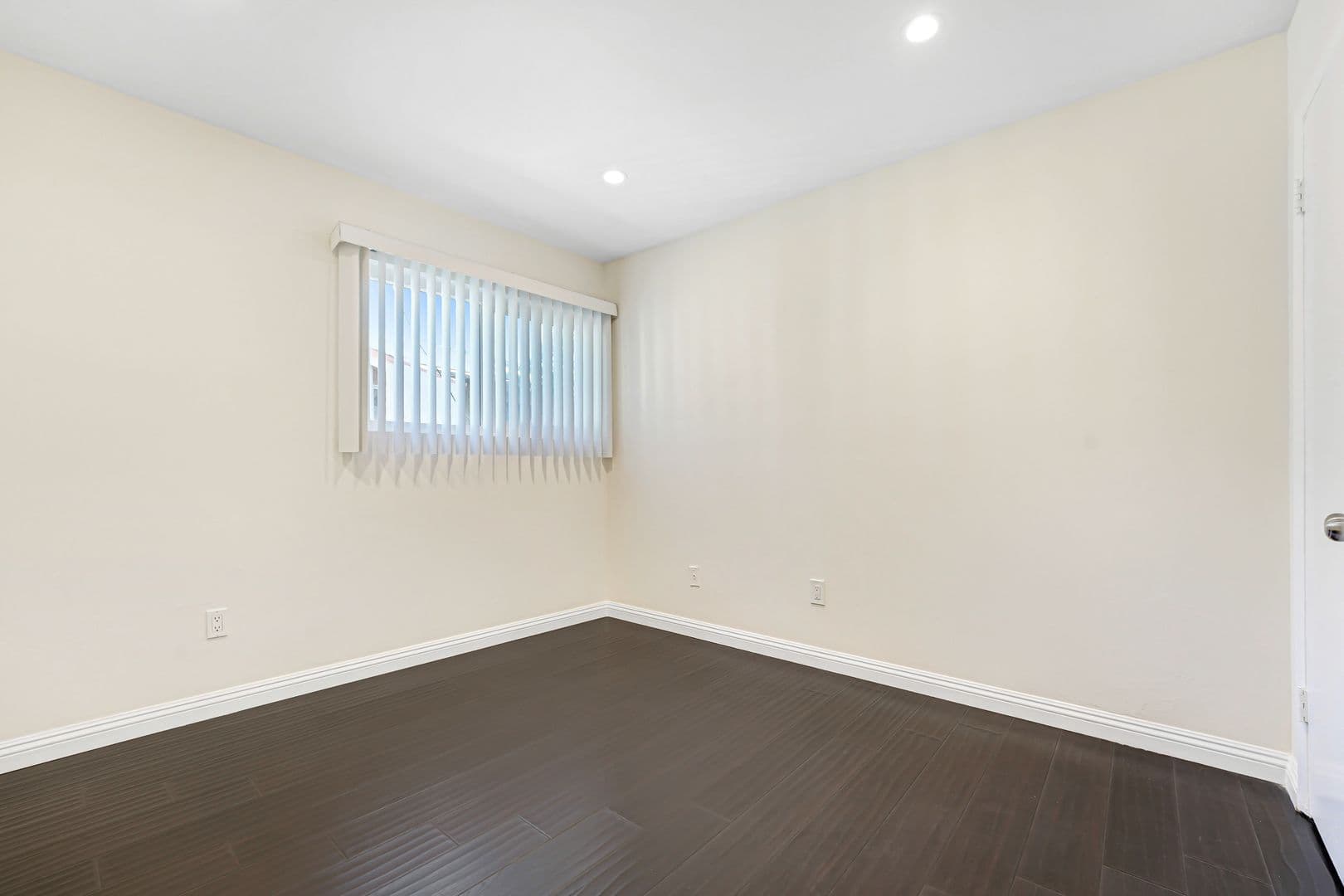 Porter Ranch, House: 10331 Lindley Ave, Unit 215