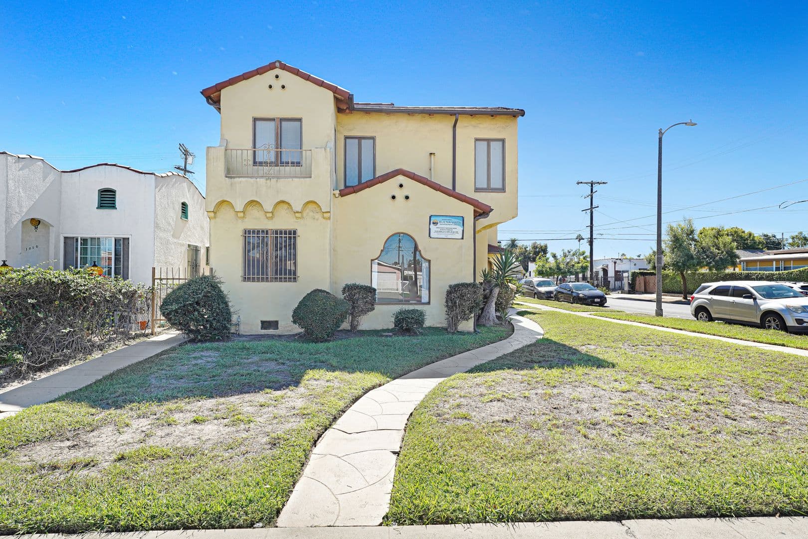 Los Angeles Apartment: 8300 Kansas Ave