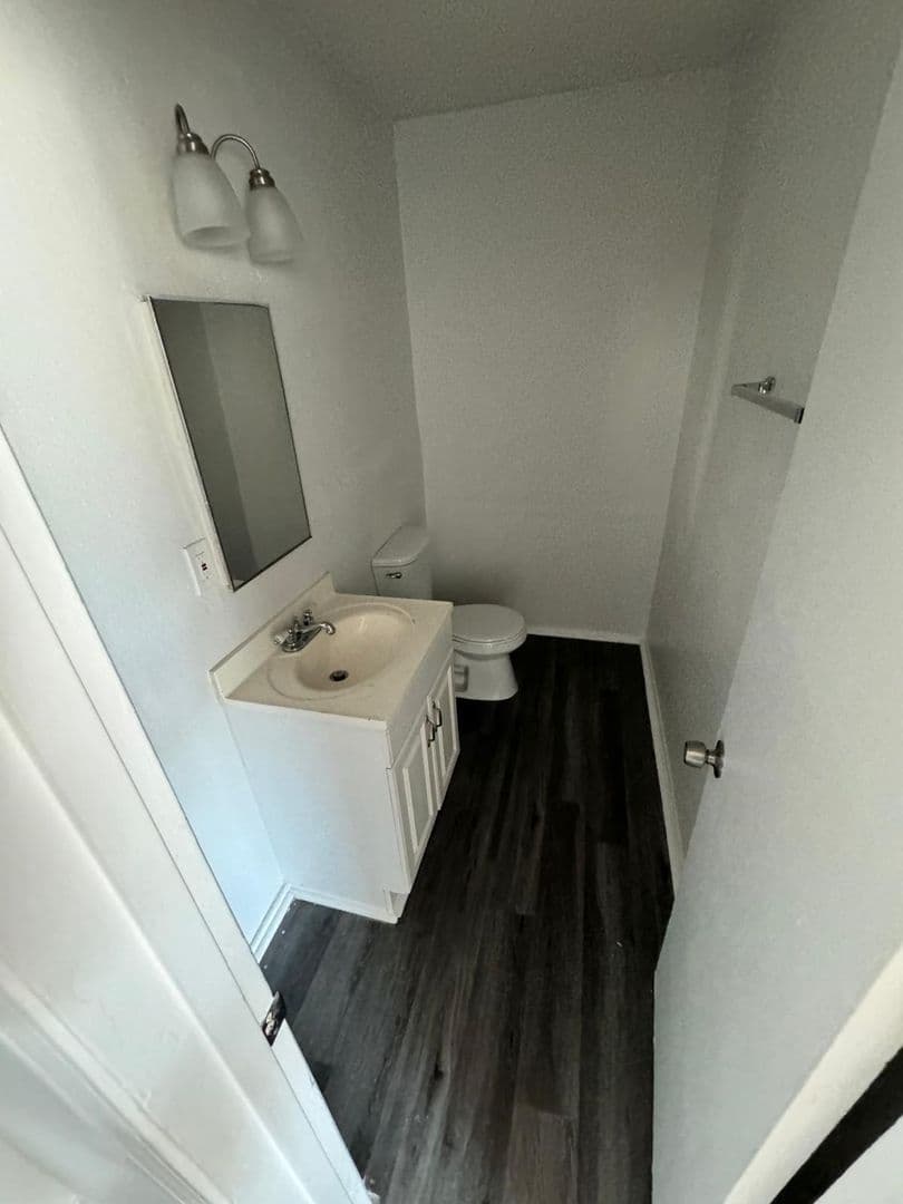Los Angeles Apartment: 11254 S Berendo Ave