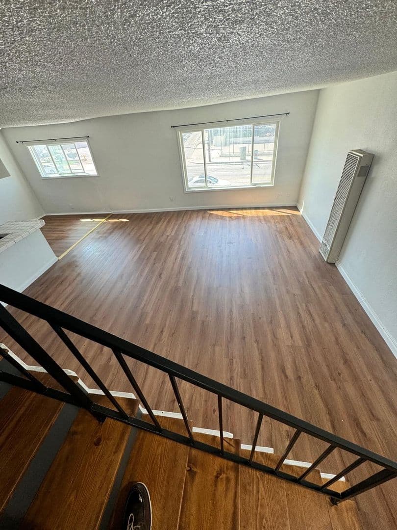 Los Angeles Apartment: 11254 S Berendo Ave