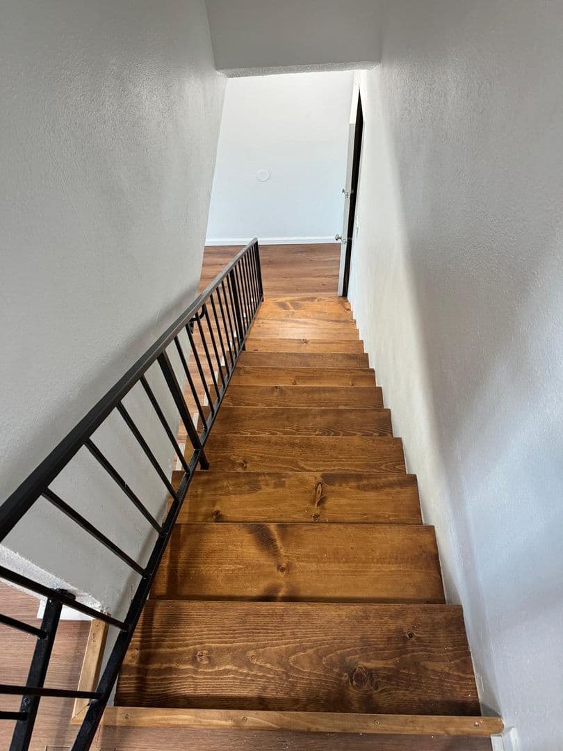 Los Angeles Apartment: 11254 S Berendo Ave