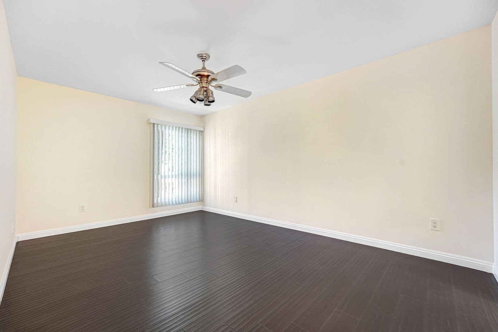 Porter Ranch, House: 10331 Lindley Ave, Unit 215