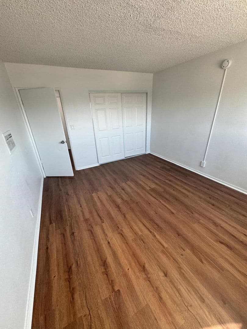 Los Angeles Apartment: 11254 S Berendo Ave