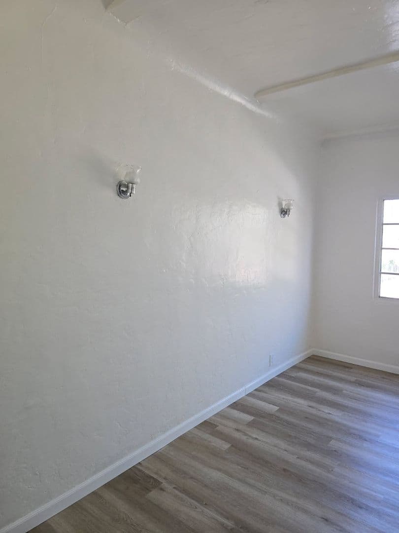 Los Angeles Apartment: 6215-6225 S HARVARD BLVD