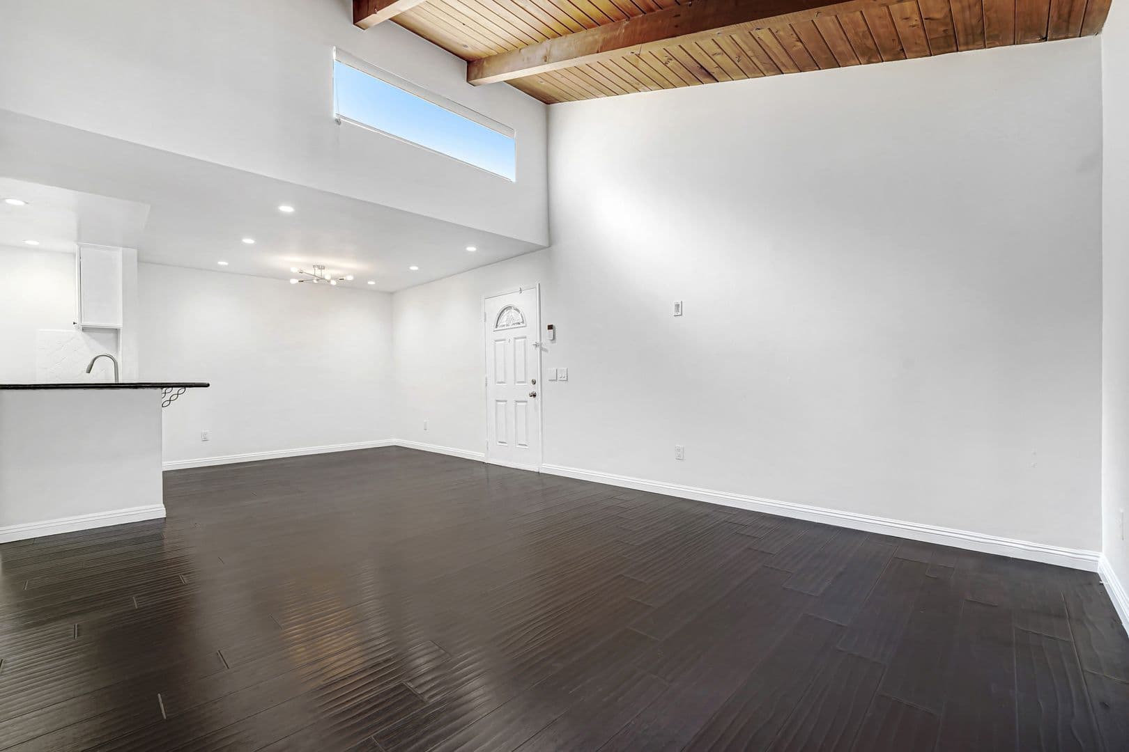 Porter Ranch, House: 10331 Lindley Ave, Unit 215