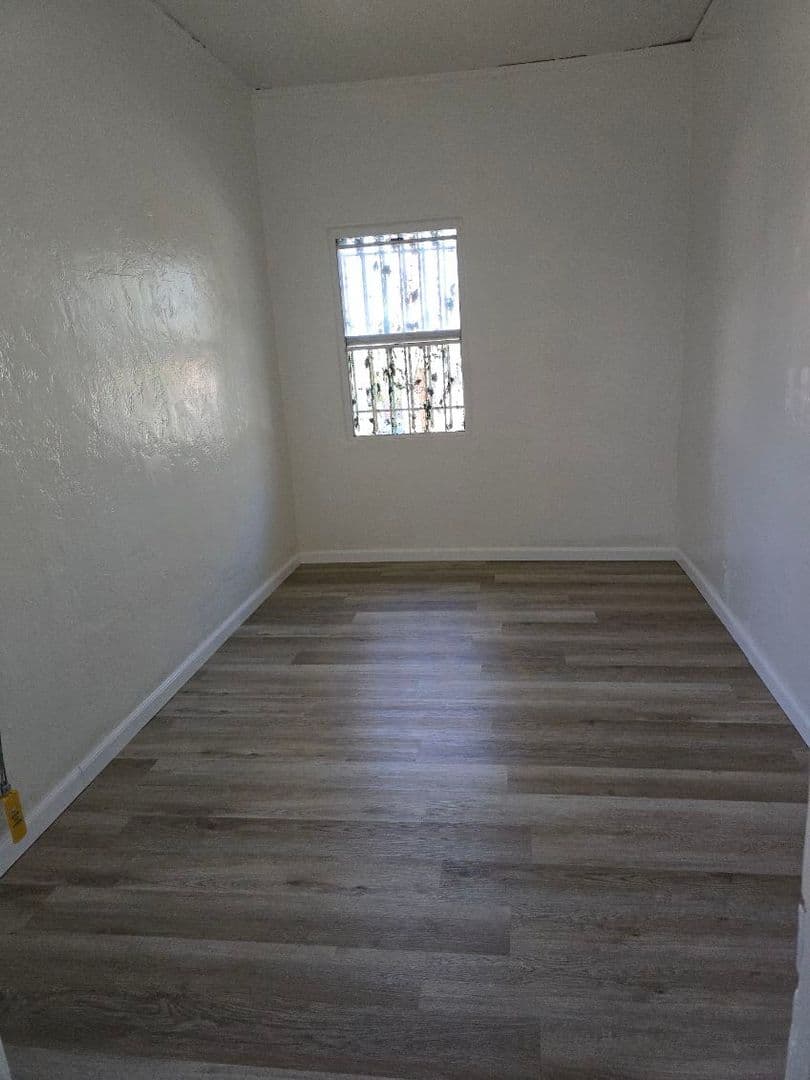 Los Angeles Apartment: 6215-6225 S HARVARD BLVD
