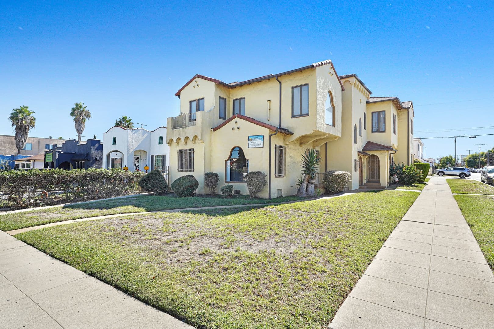 Los Angeles Apartment: 8300 Kansas Ave