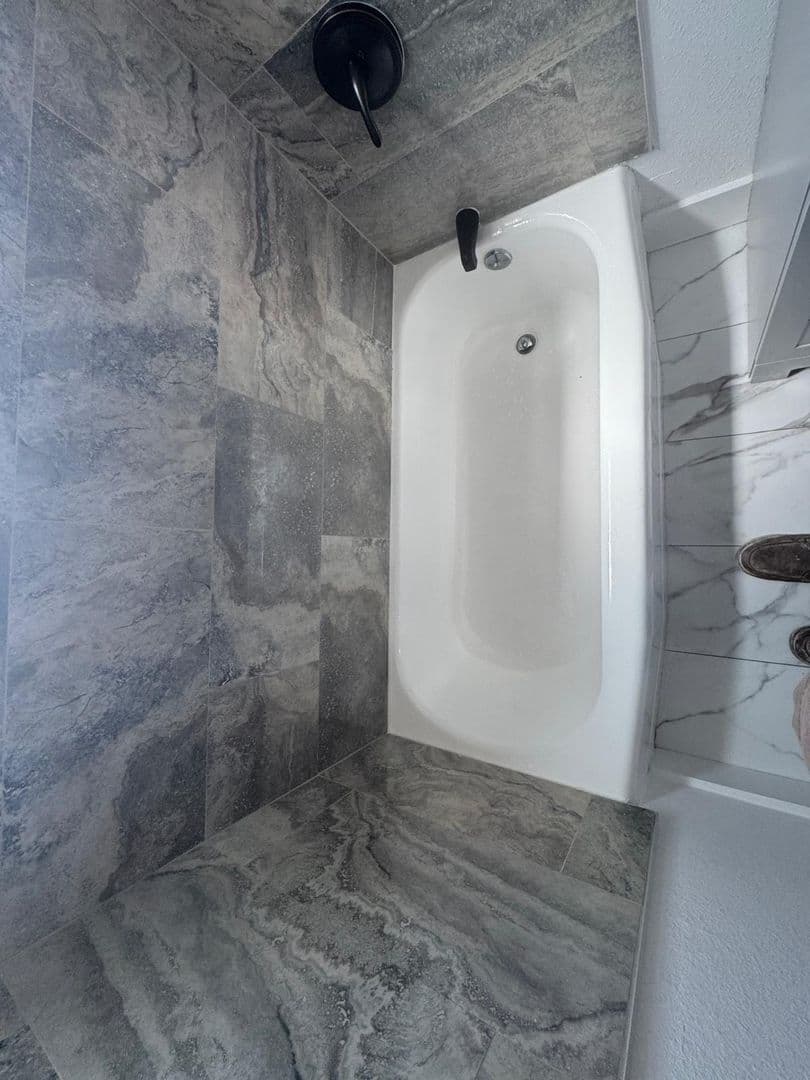 Los Angeles Apartment: 11710 S Budlong Ave