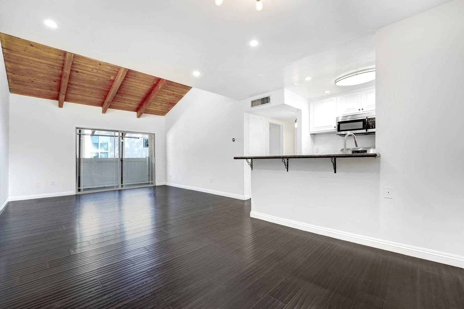Porter Ranch, House: 10331 Lindley Ave, Unit 215