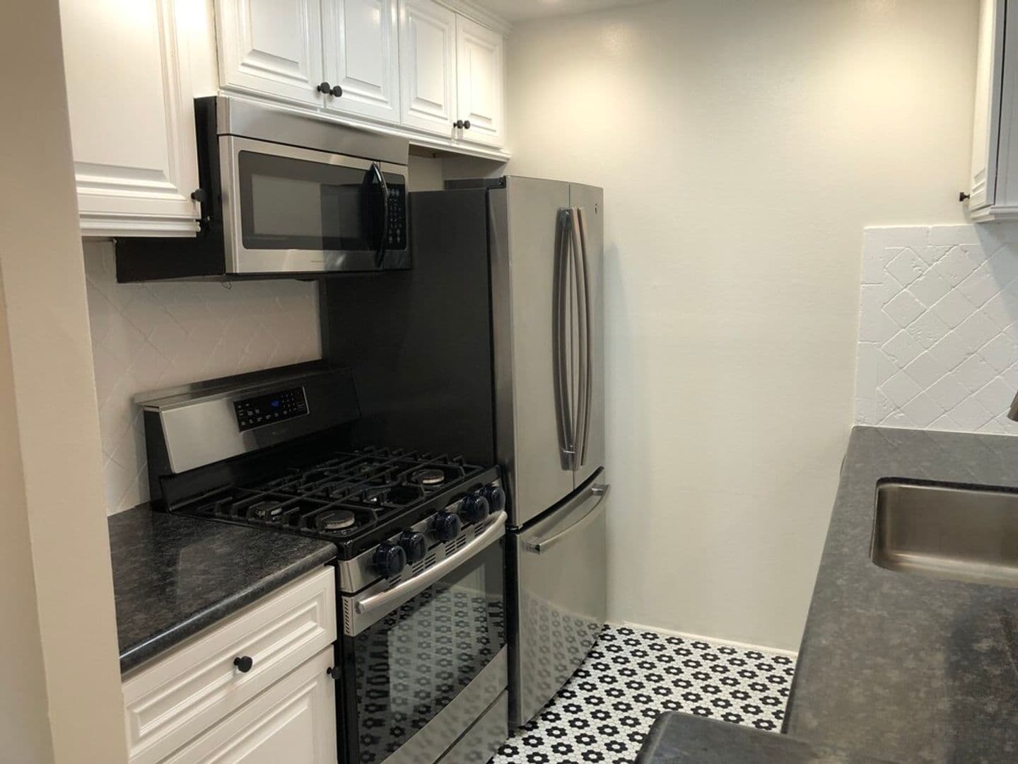 Porter Ranch, House: 10331 Lindley Ave, Unit 215