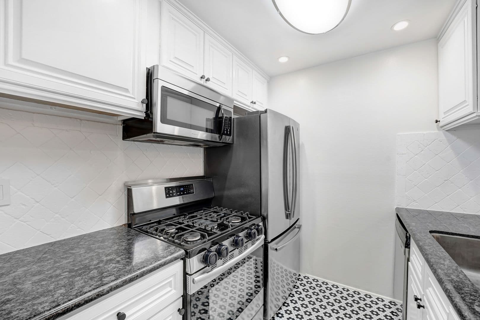 Porter Ranch, House: 10331 Lindley Ave, Unit 215