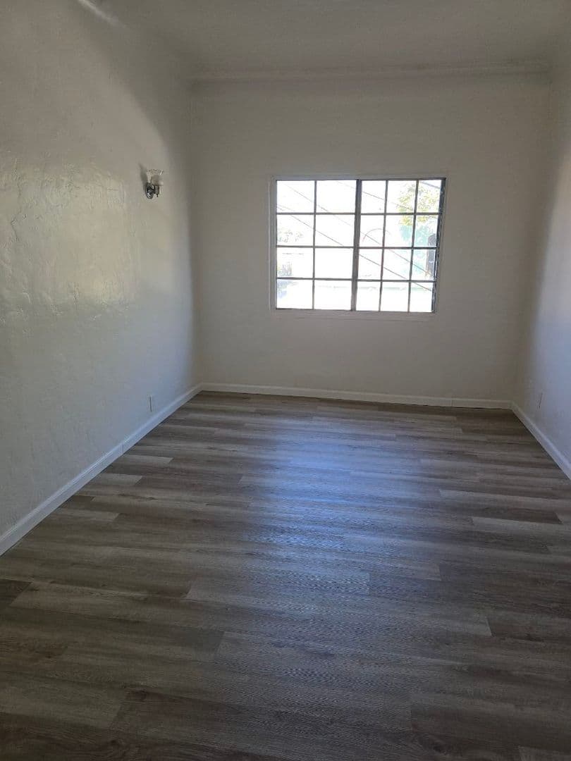 Los Angeles Apartment: 6215-6225 S HARVARD BLVD
