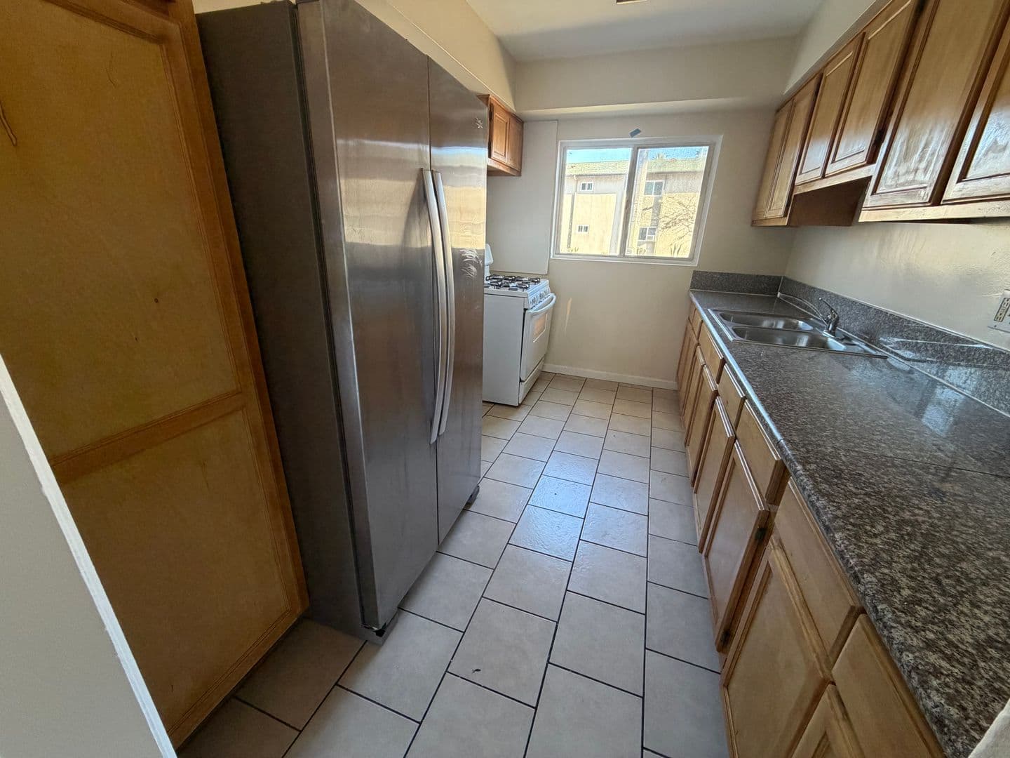 Los Angeles Apartment: 3851 Coco Avenue