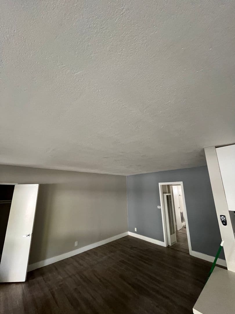Los Angeles Apartment: 4808-4816 August Street