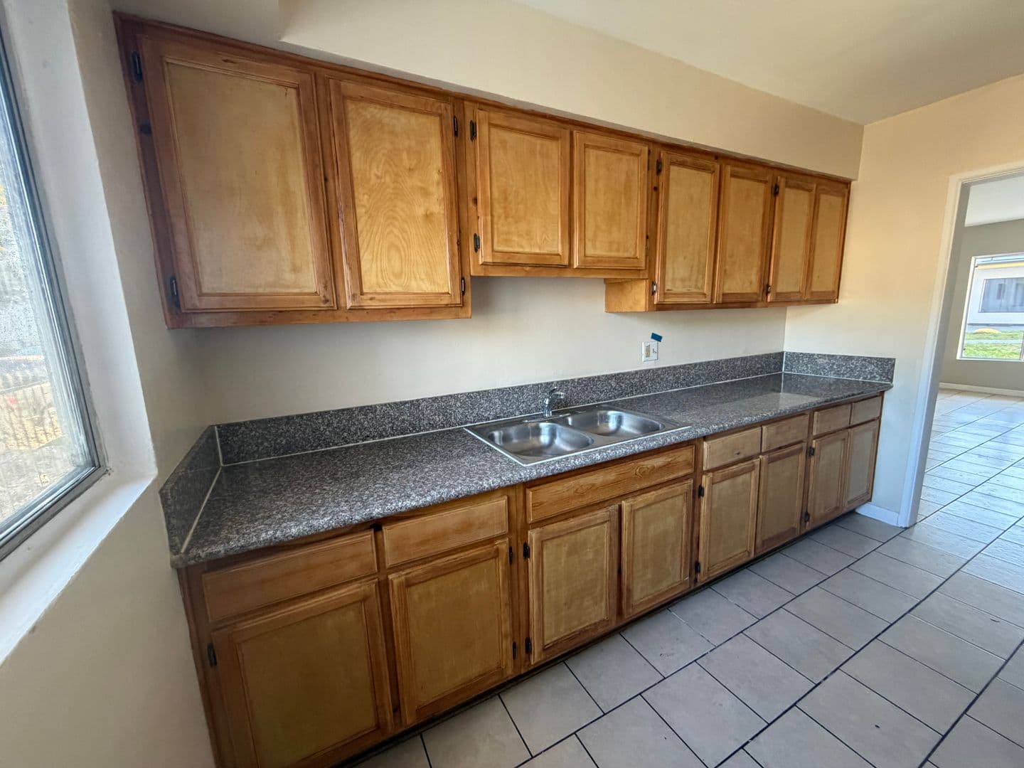 Los Angeles Apartment: 3851 Coco Avenue