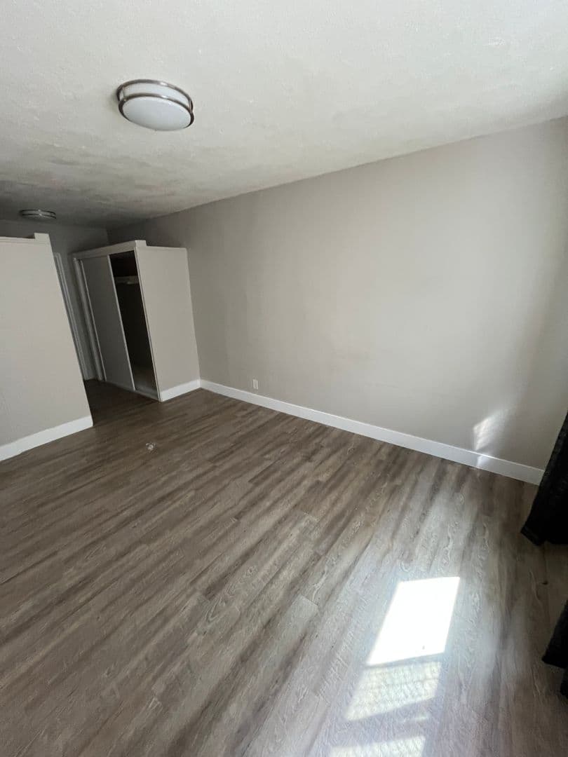 Los Angeles Apartment: 4808-4816 August Street