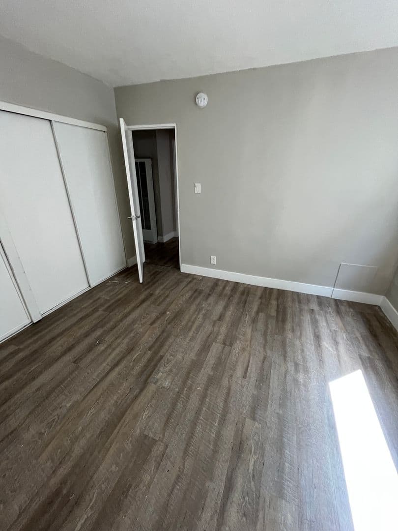 Los Angeles Apartment: 4808-4816 August Street