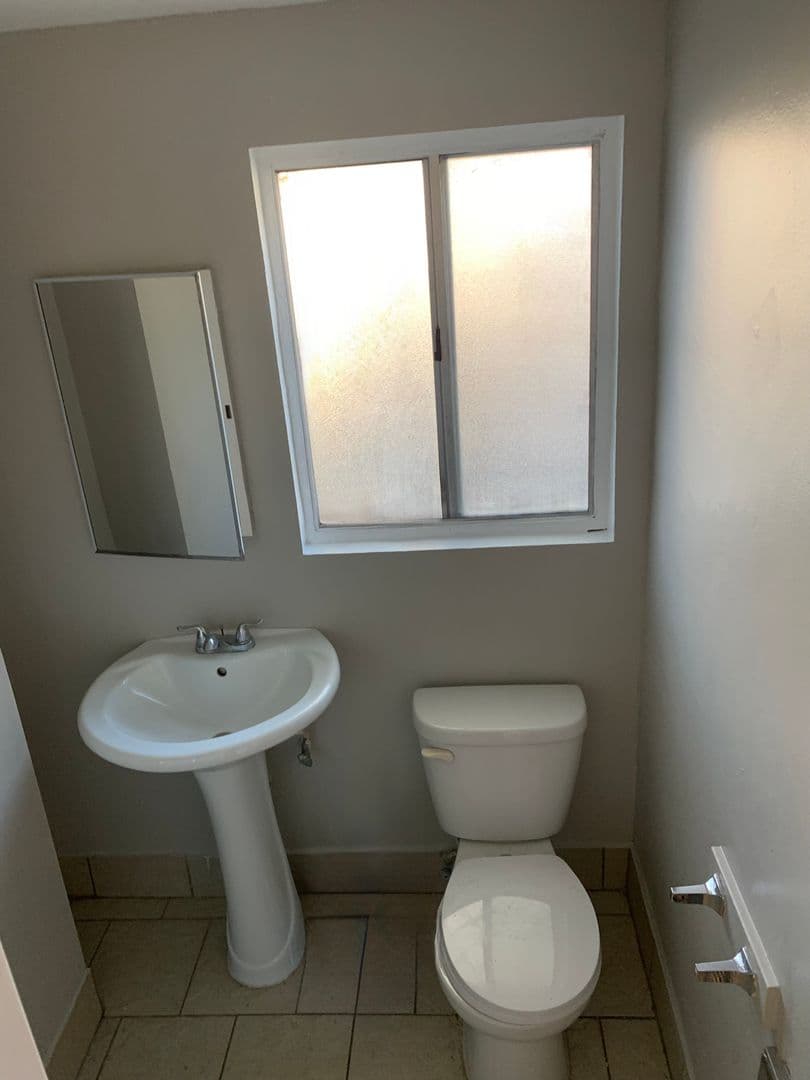 Los Angeles Apartment: 3851 Coco Avenue