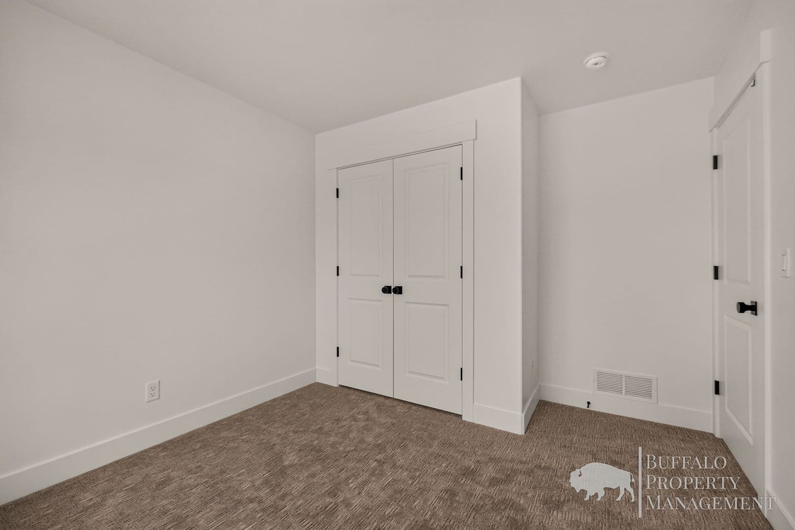 Rexburg House: 670 S 2315 W