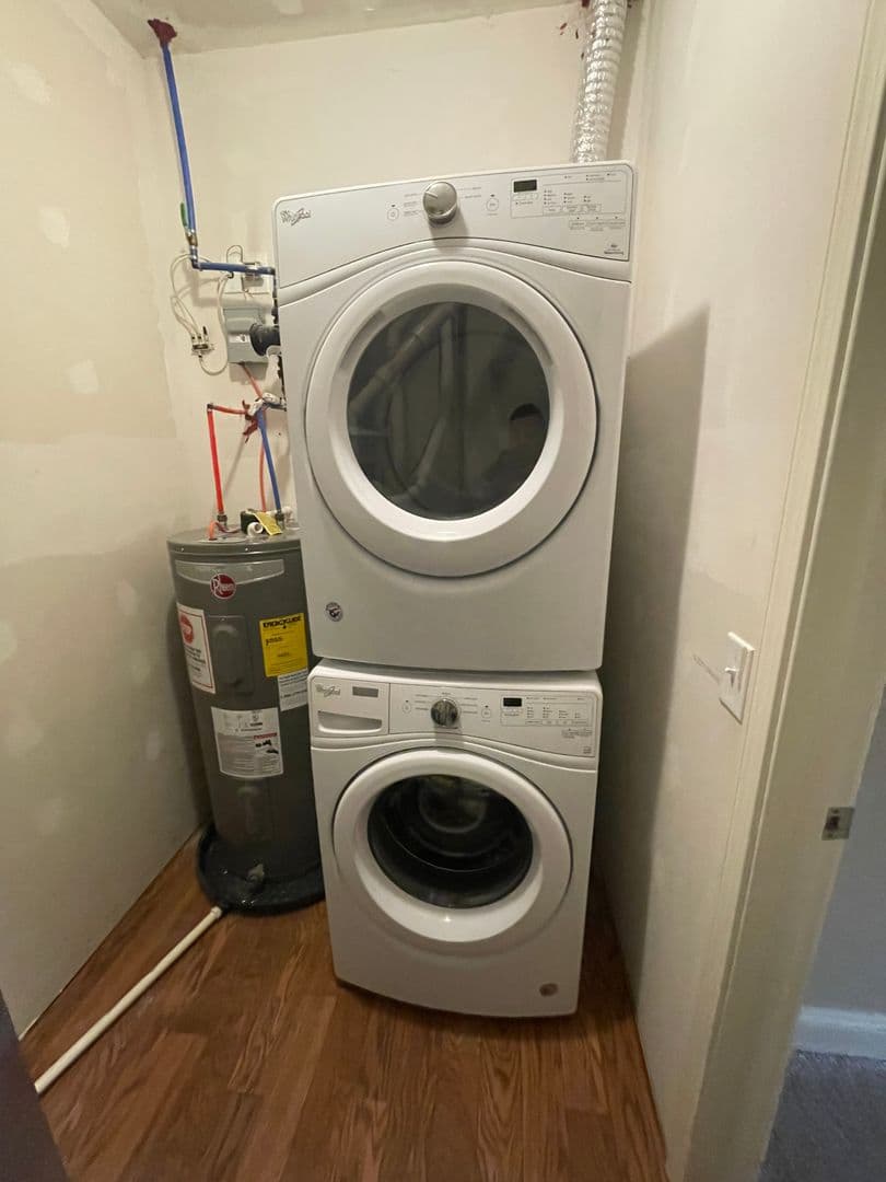 Rochester Apartment: 427 Latta Road