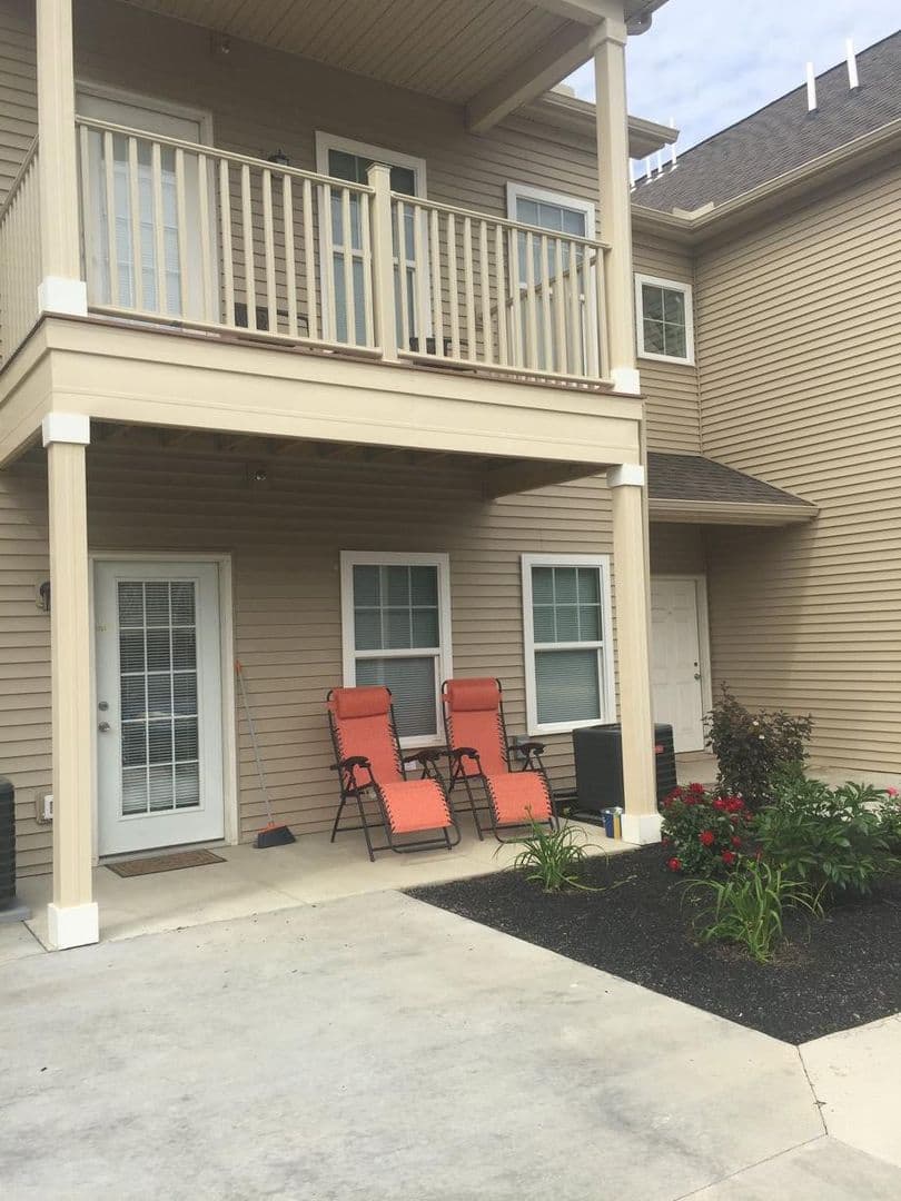 Rochester Apartment: 427 Latta Road