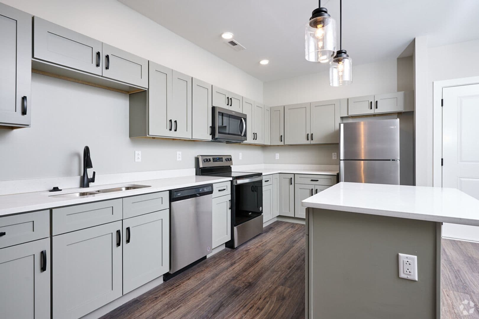 Rochester Apartment: 898 Buffalo Road