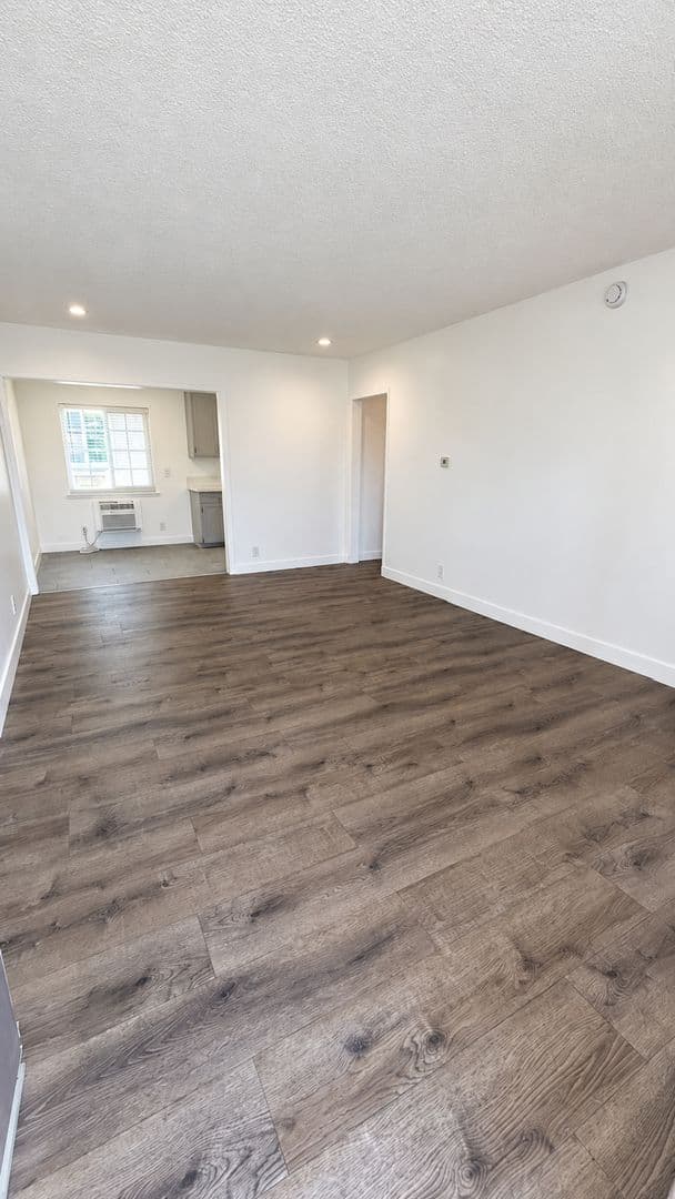 Panorama City Apartment: 8817-8835 Tobias Ave.