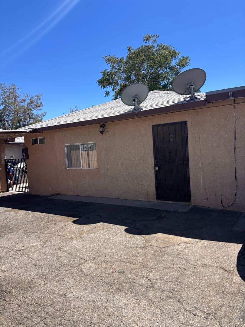 Palmdale Apartment: 38219 12th St E