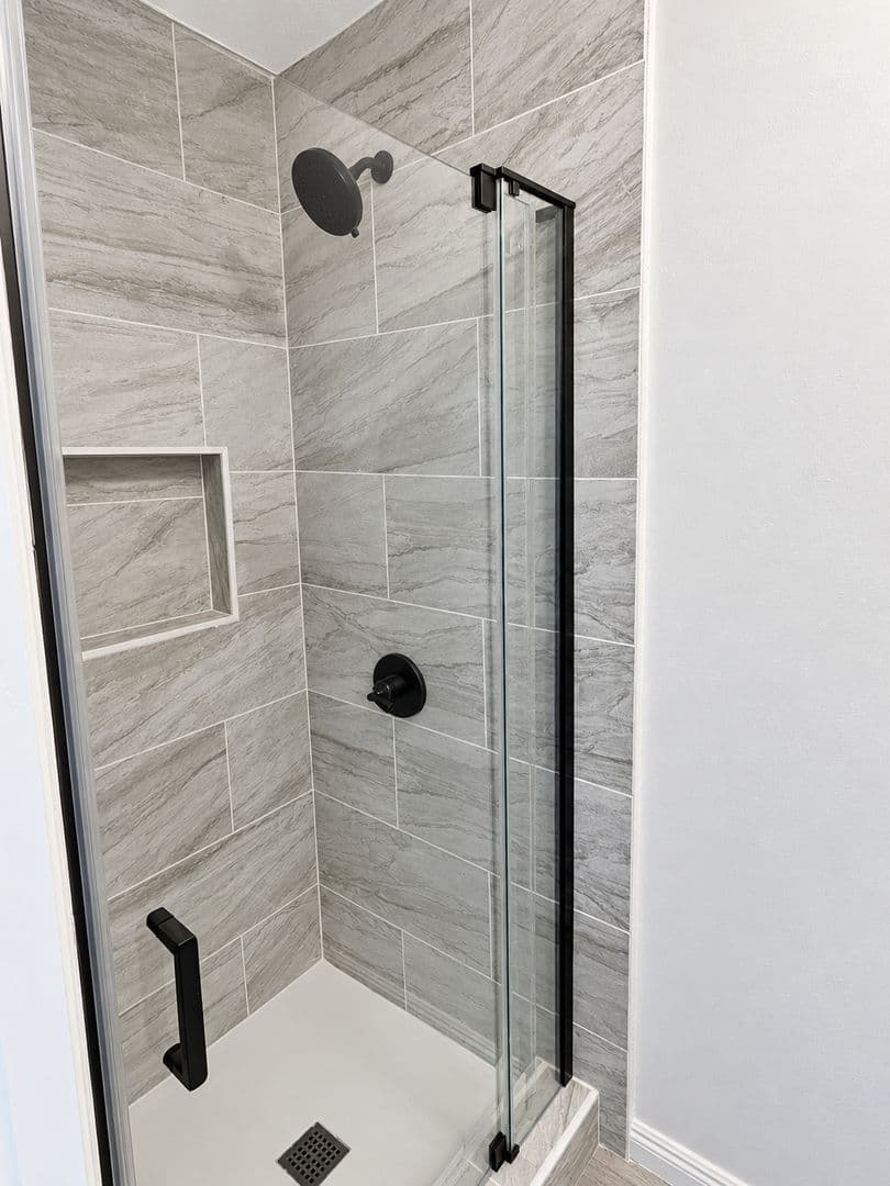 Chatsworth Apartment: 10200 De Soto Ave