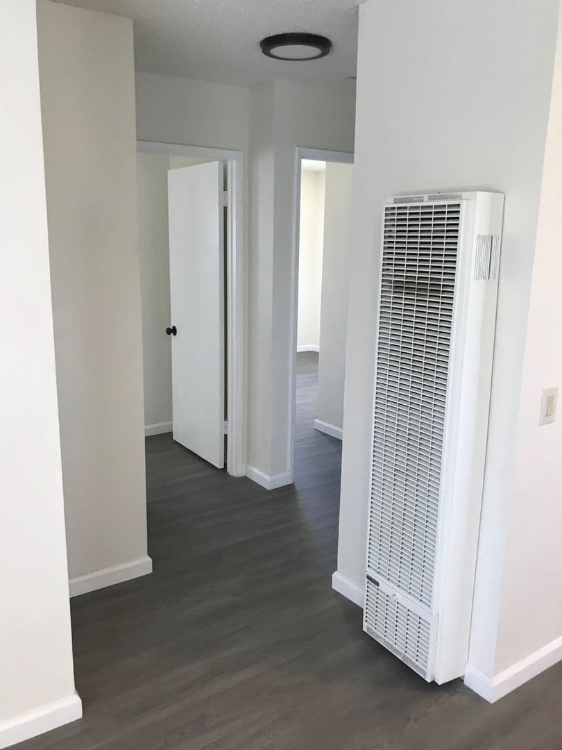 Palmdale Apartment: 38431 5th St East