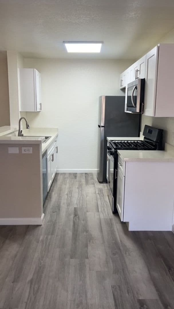 Las Vegas Apartment: 1110 Redwood St