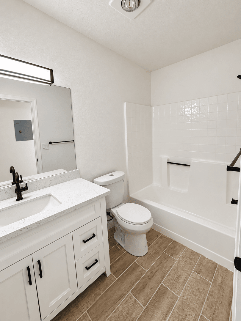 Lancaster Apartment: 2818 - 2852  W. Avenue K-8