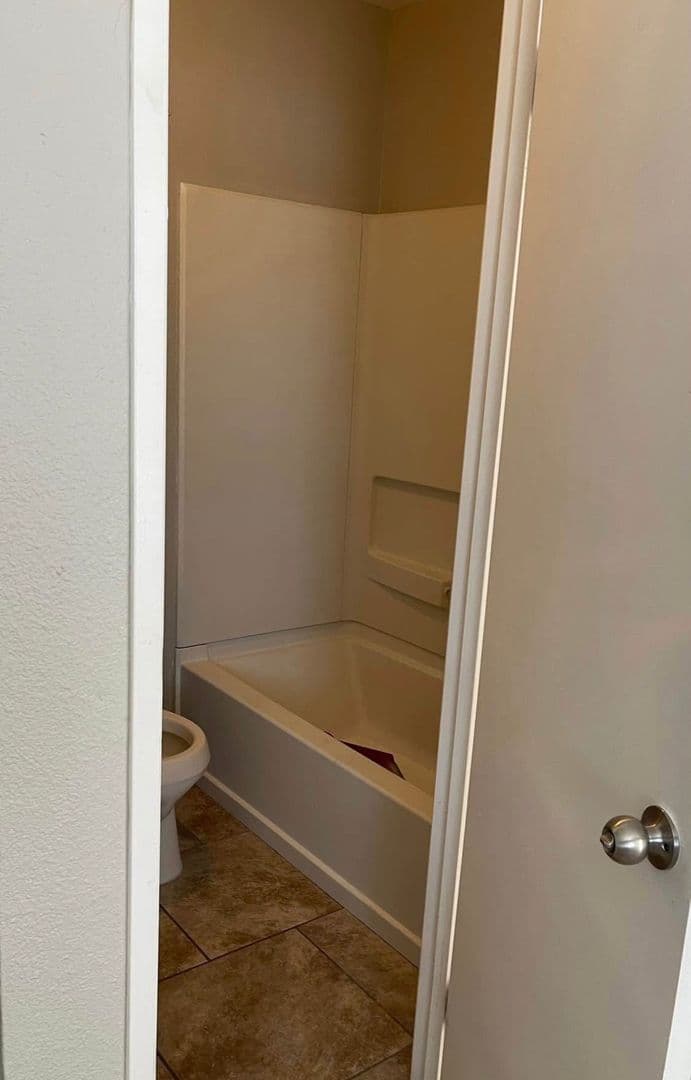 Henderson Apartment: 305 Eastminster Ct