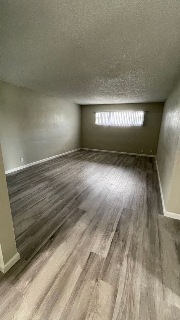 Las Vegas Apartment: 1800 Rexford Drive