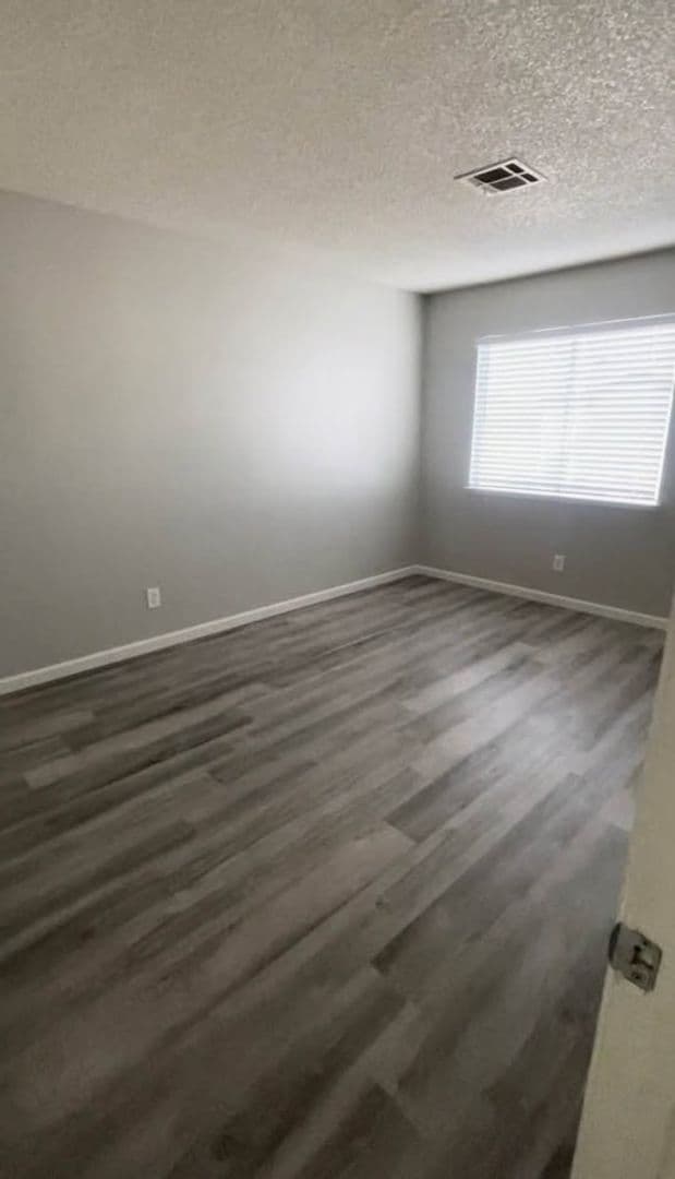 Henderson Apartment: 811 Joyce St