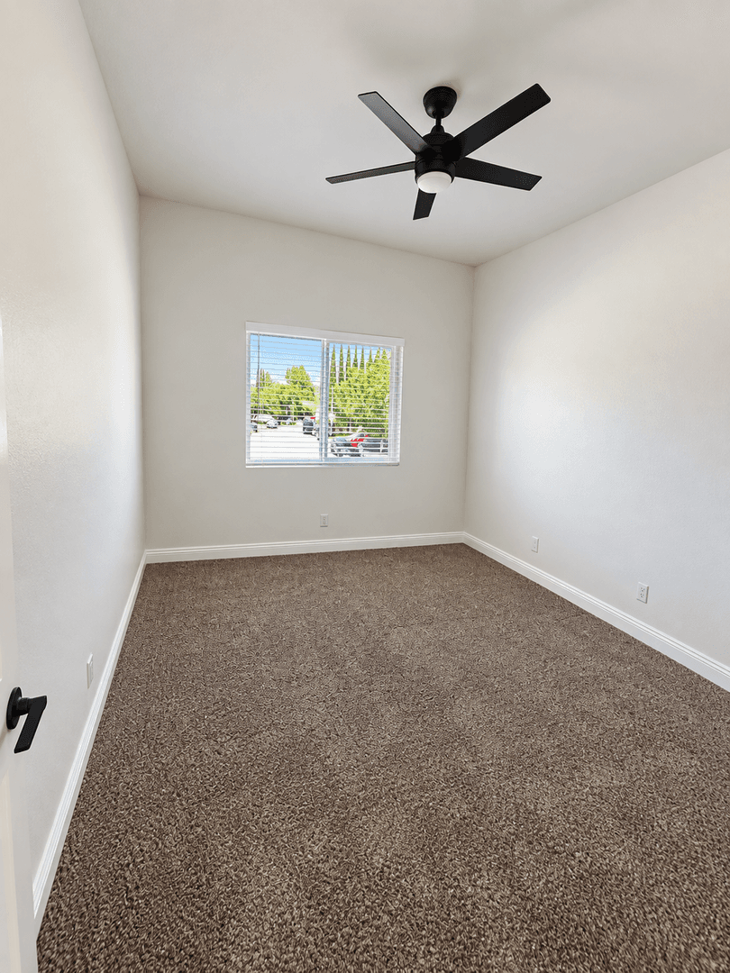 Lancaster Apartment: 2818 - 2852  W. Avenue K-8