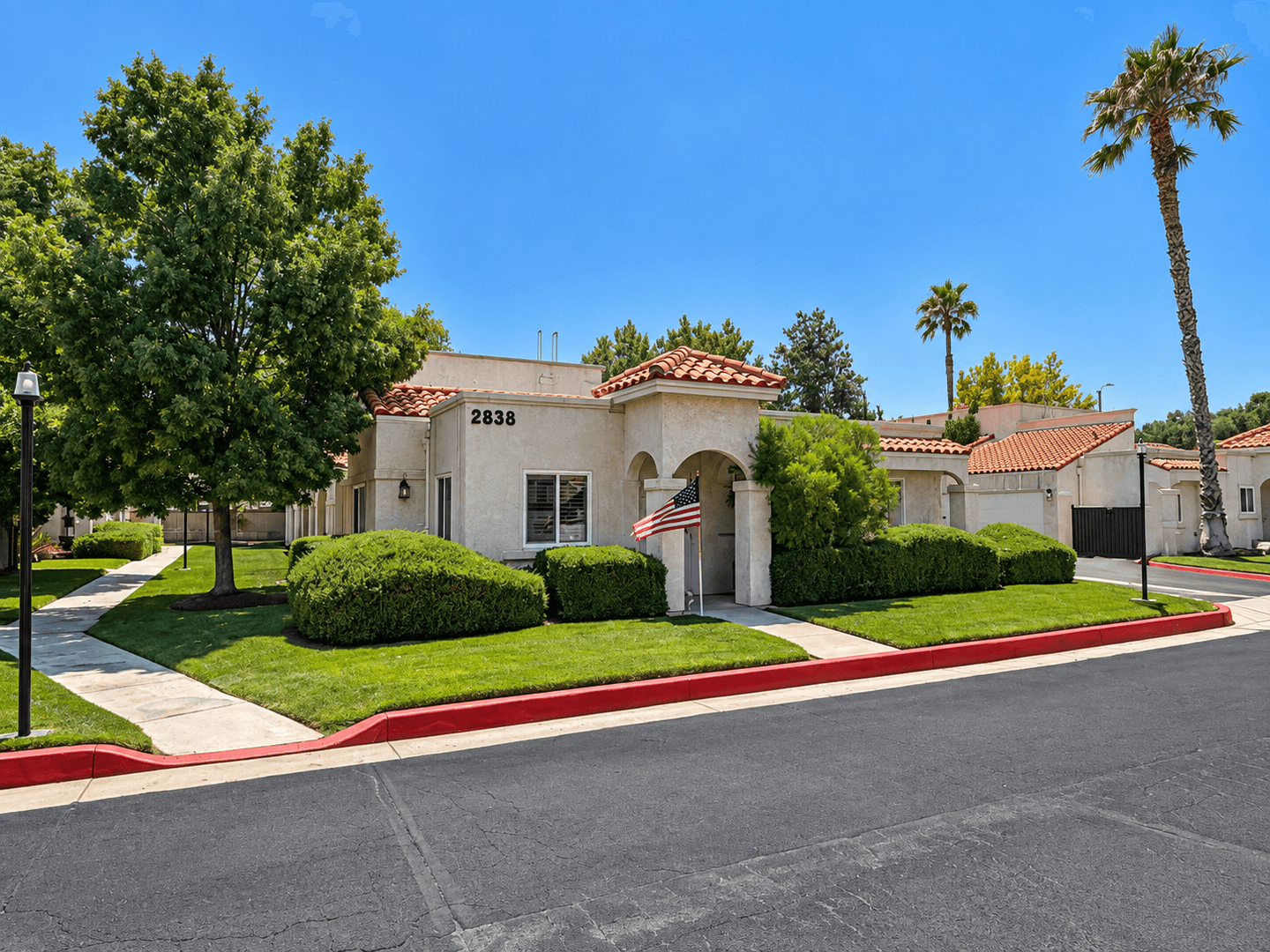 Lancaster Apartment: 2818 - 2852  W. Avenue K-8