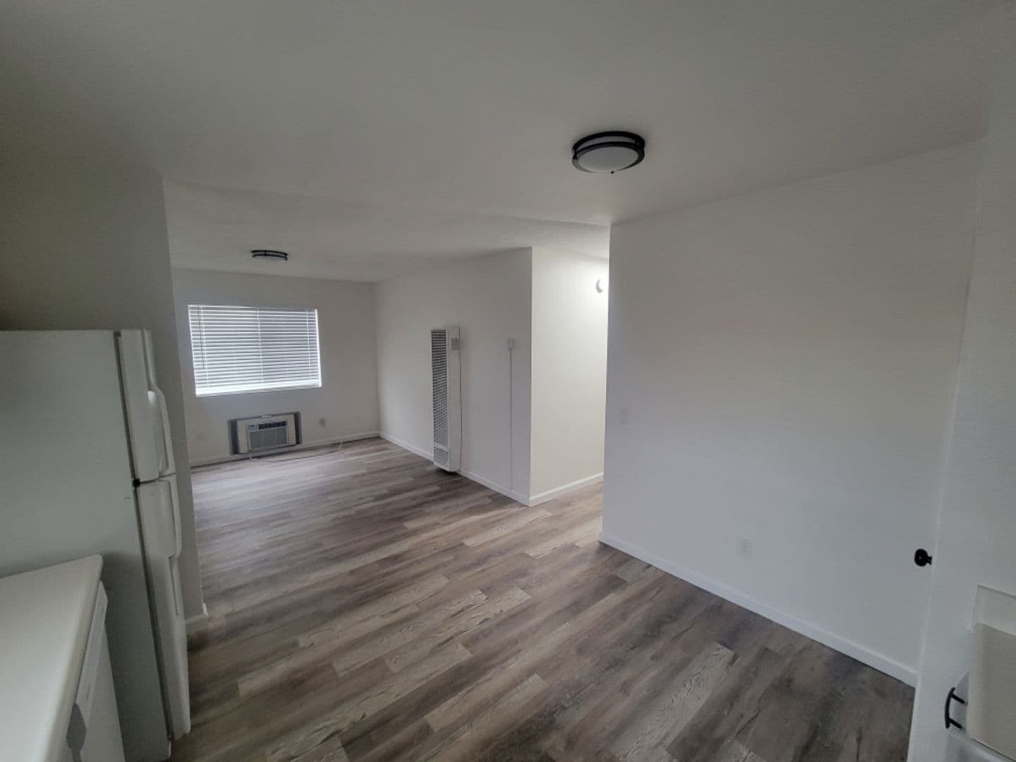 Palmdale Apartment: 38431 5th St East