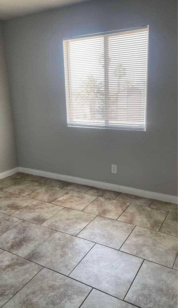 Henderson Apartment: 305 Eastminster Ct
