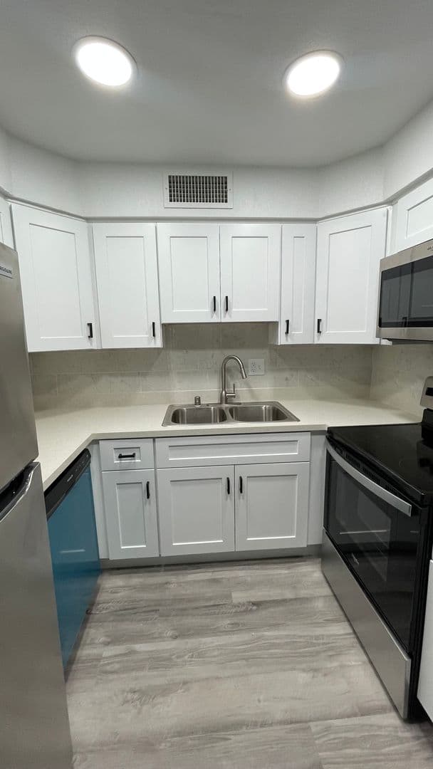 Las Vegas Apartment: 1800 Rexford Drive